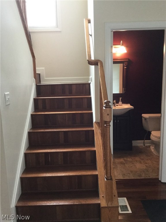 Glenwillow Place - Residential Lease