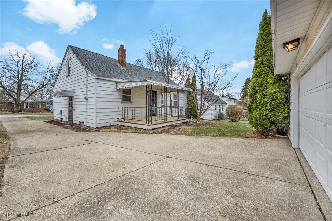 5223 Strawberry Lane, Willoughby, Ohio image 24