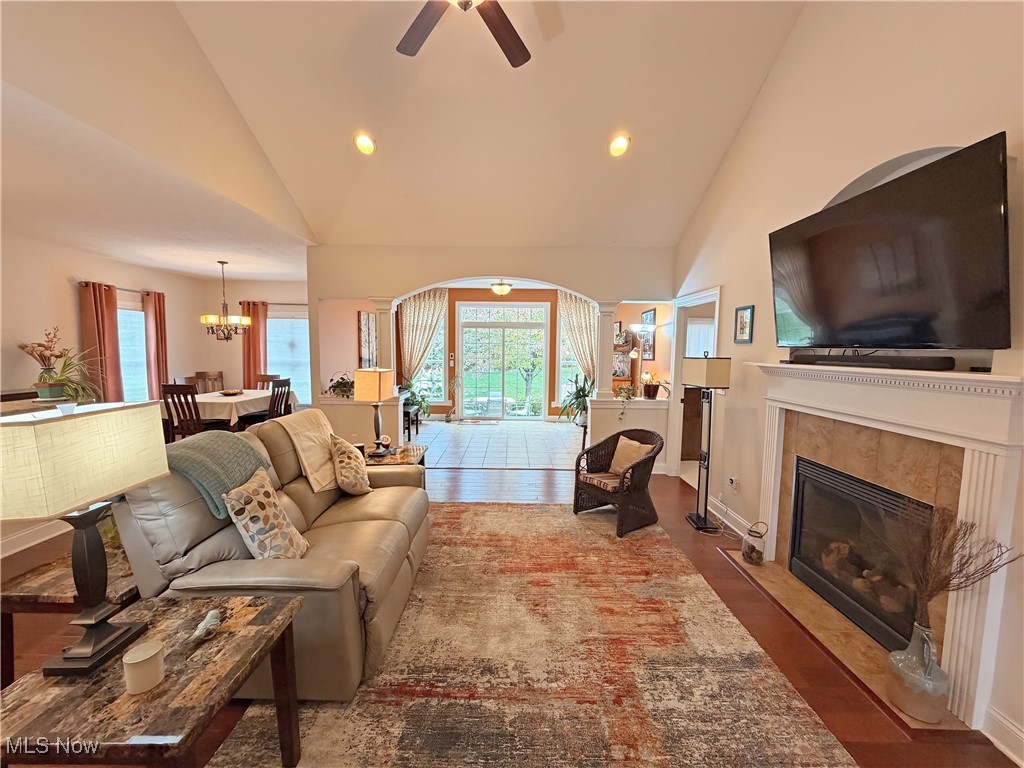 Villas/Taramina - Residential