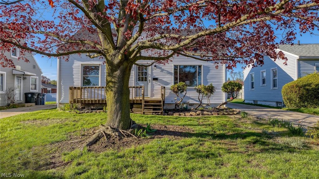 Photo of 2127 Quayle Drive, Akron, OH 44312 (MLS # 5203195)