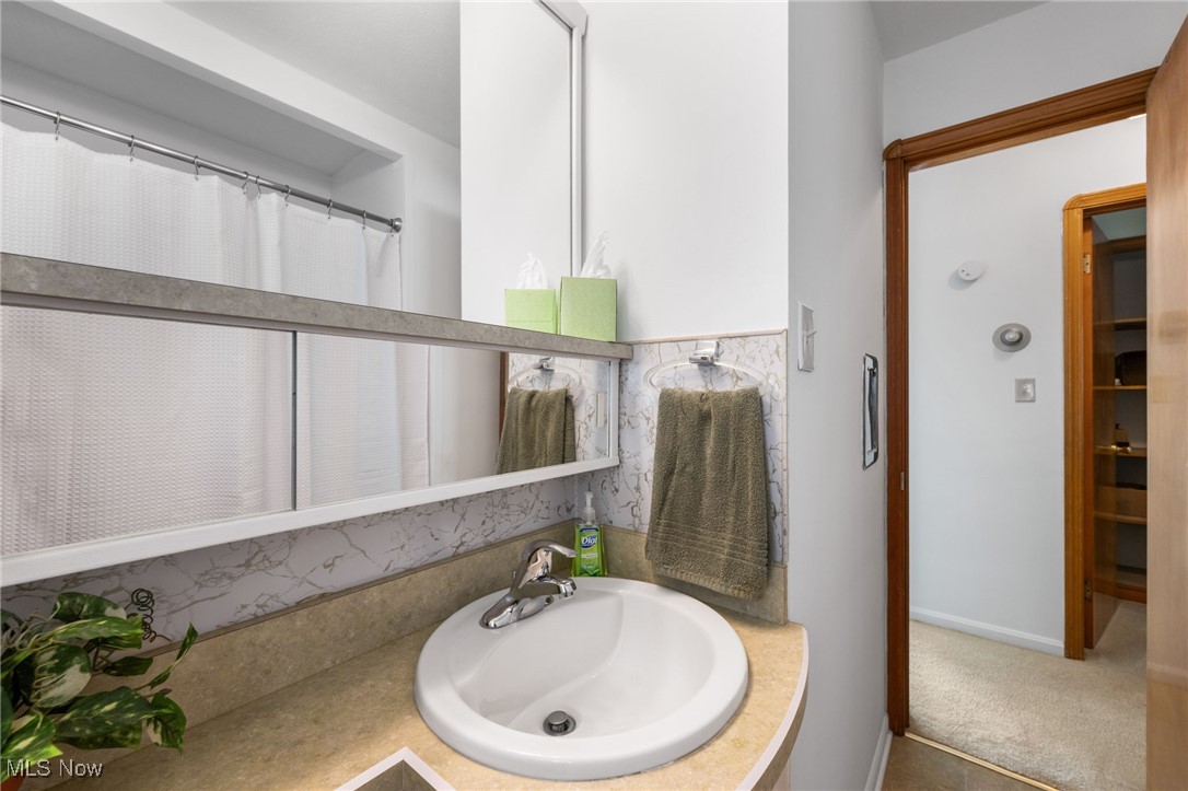 Engmer Realty & Investment Com - Residential