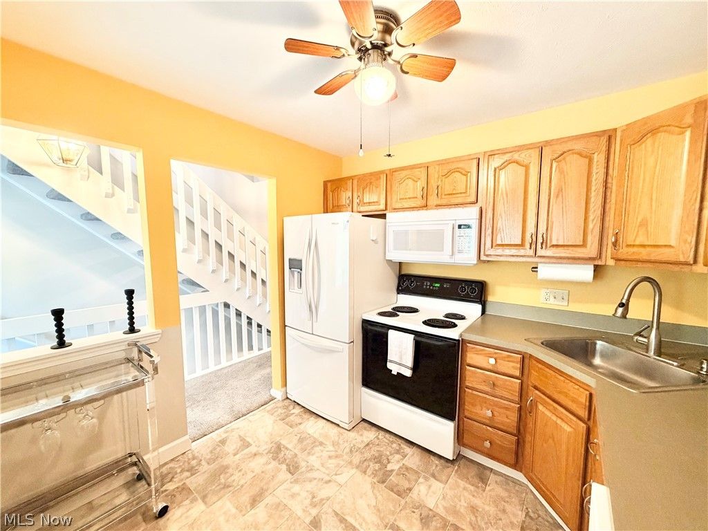 Photo of 719 Gold Leaf Court, Streetsboro, OH 44241 (MLS # 5196916)