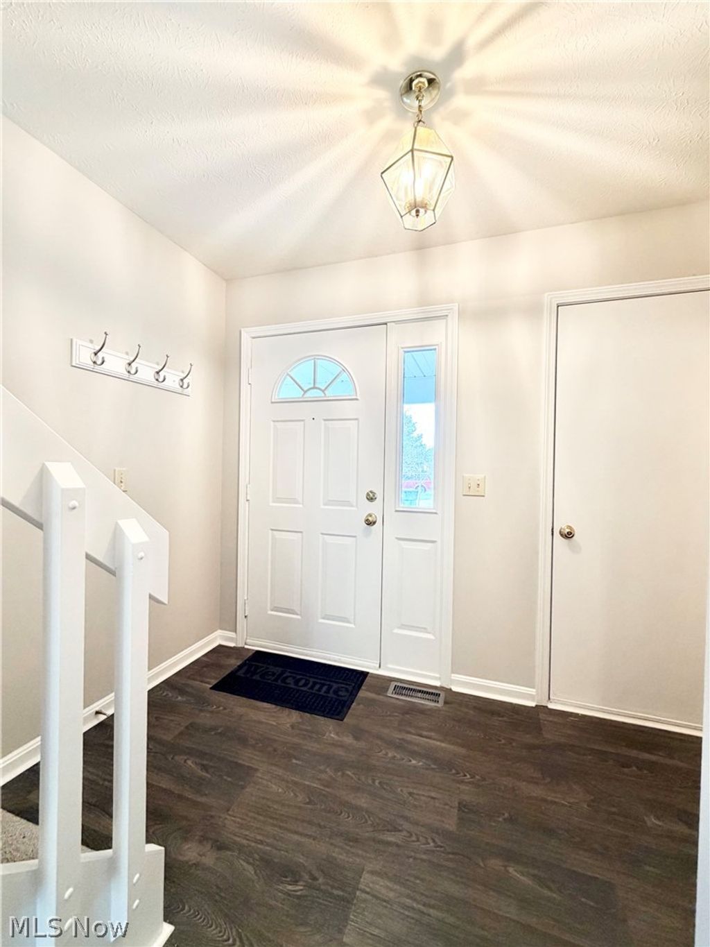 Photo of 719 Gold Leaf Court, Streetsboro, OH 44241 (MLS # 5196916)