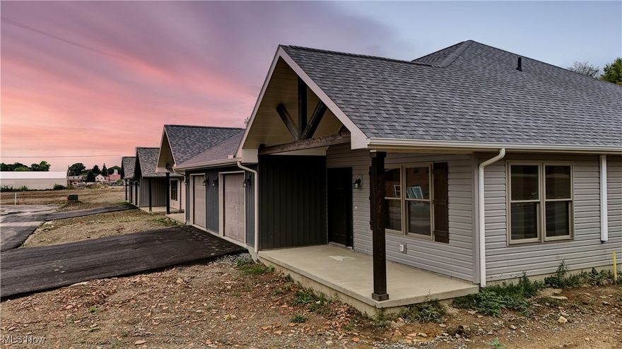 Welcome to the Brickyard Estates! Peaceful country-side living. These brand new condos have an open concept with vaulted ceilings, along with Amish carpentry kitchen cabinets and finishes throughout. New stainless steel appliances including dishwasher, microwave, stove, refrigerator and washer/dryer are also furnished. These beautiful 2 bedroom, 2 bathroom condos are all on one level. Set in-between New Towne Mall (5 miles North) and the Claymont shopping plaza (3 miles South) there is convenient shopping near by. At only $1,500/month don't miss out on this opportunity. Schedule a showing today.