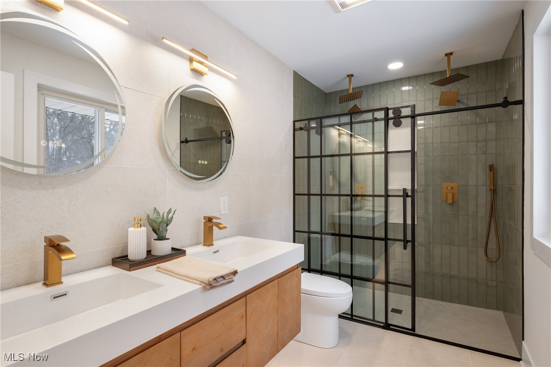 Shaker Country Estates Sub 32 - Residential