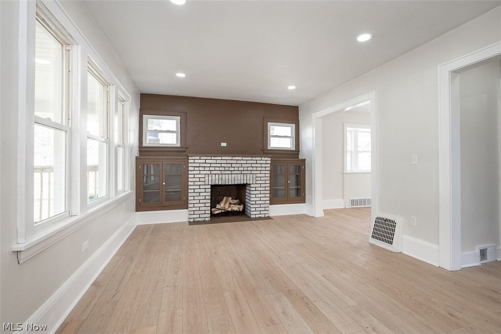 Photo of 92 E Ido Avenue, Akron, OH 44301 (MLS # 5199556)