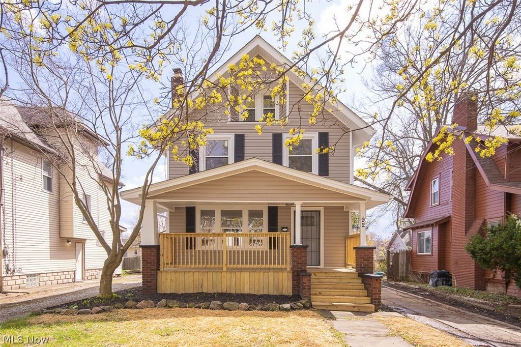 Photo of 92 E Ido Avenue, Akron, OH 44301 (MLS # 5199556)