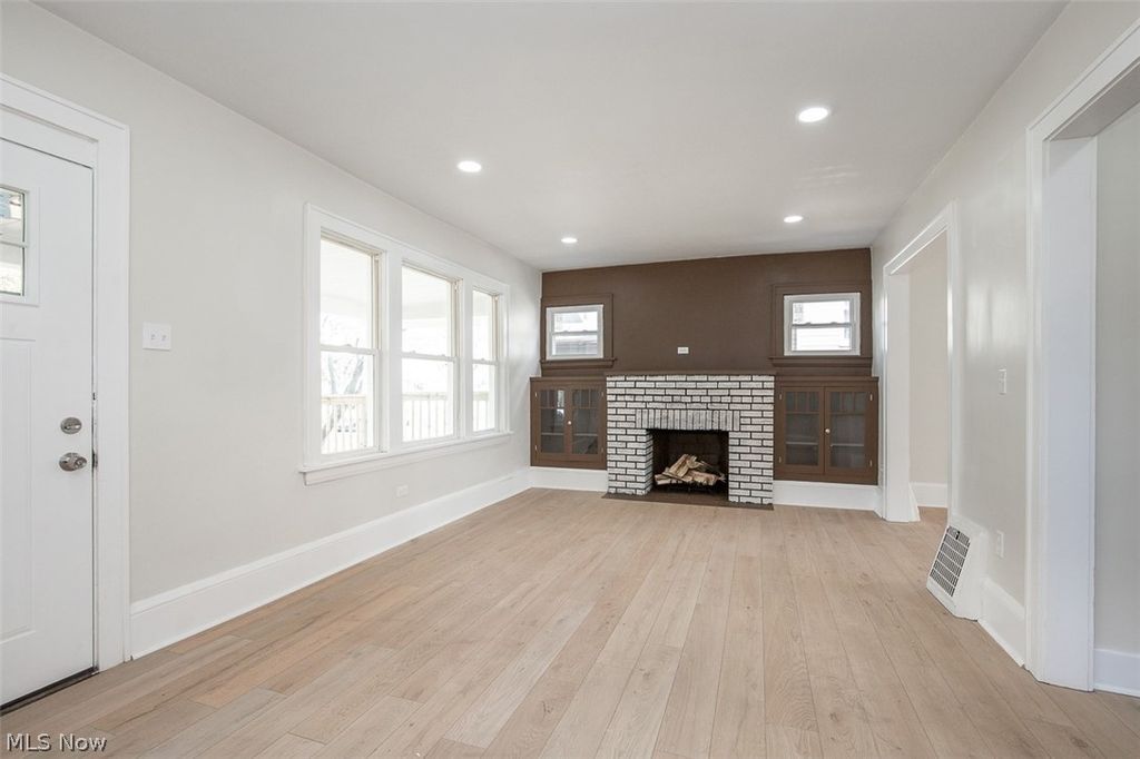 Photo of 92 E Ido Avenue, Akron, OH 44301 (MLS # 5199556)