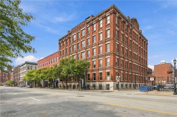 408 W SAINT CLAIR AVE APT 305, CLEVELAND, OH 44113 - Image bb32ea8eeb9cdde5e793ac1c6ef4b1a0/398741887