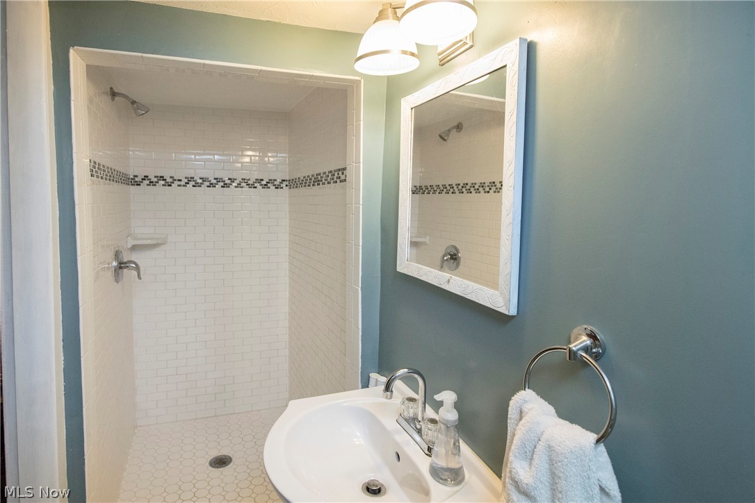 Hillsdale Ave - Residential