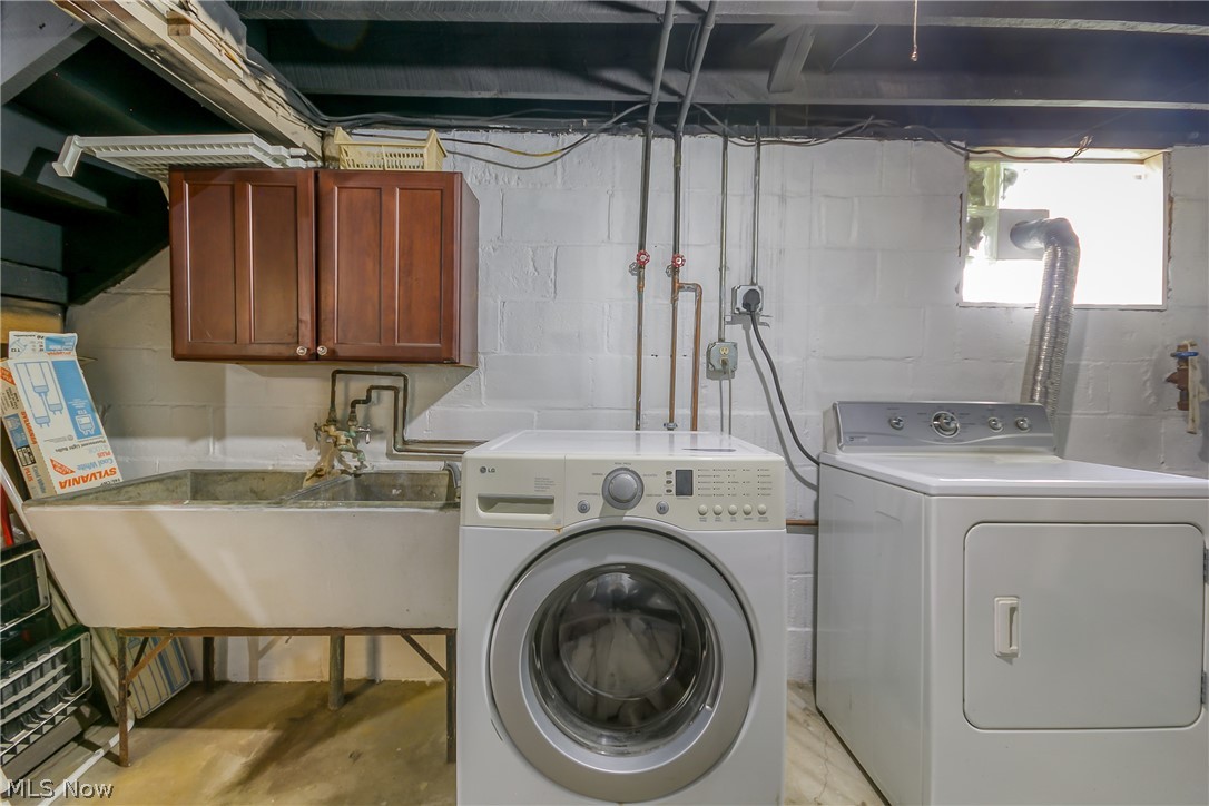 Village/Navarre - Residential