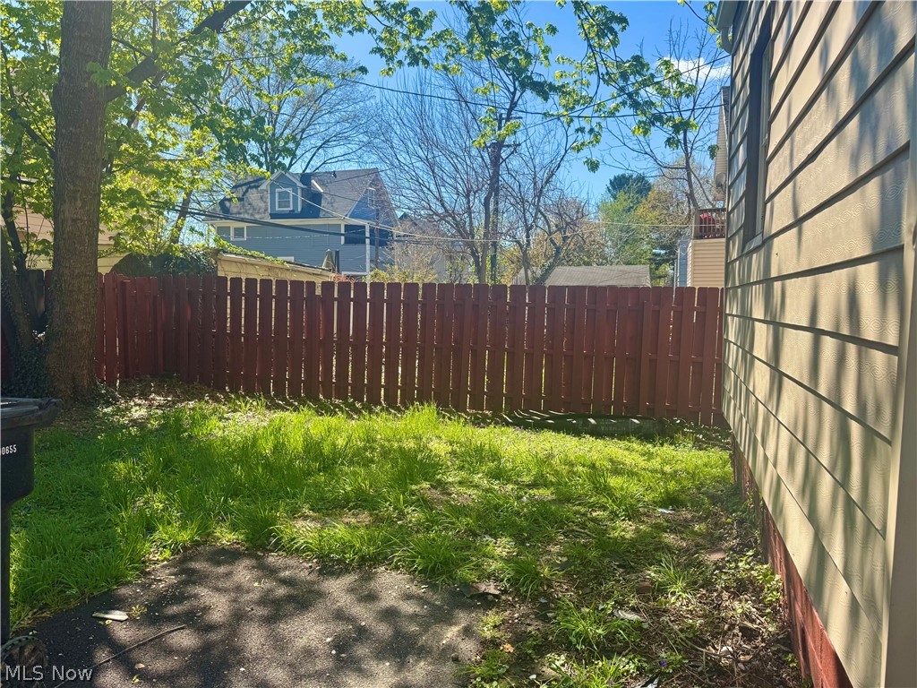 9606 Parmelee Avenue