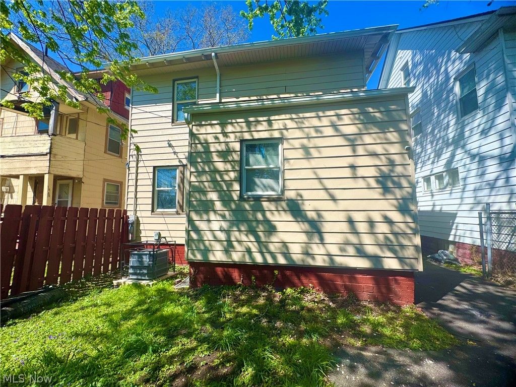 Photo of 9606 Parmelee Avenue, Cleveland, OH 44108 (MLS # 5203613)