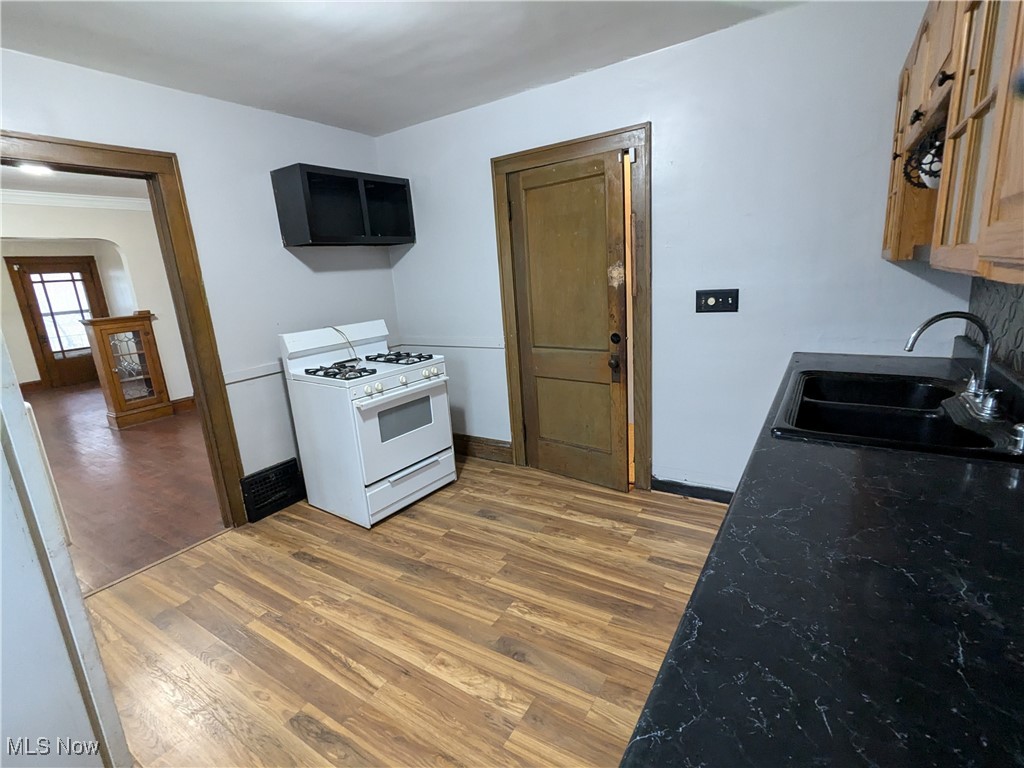 Garfield Heights, Ohio 44125, United States, 2 Bedrooms Bedrooms, ,1 BathroomBathrooms,Residential,Pending,18050