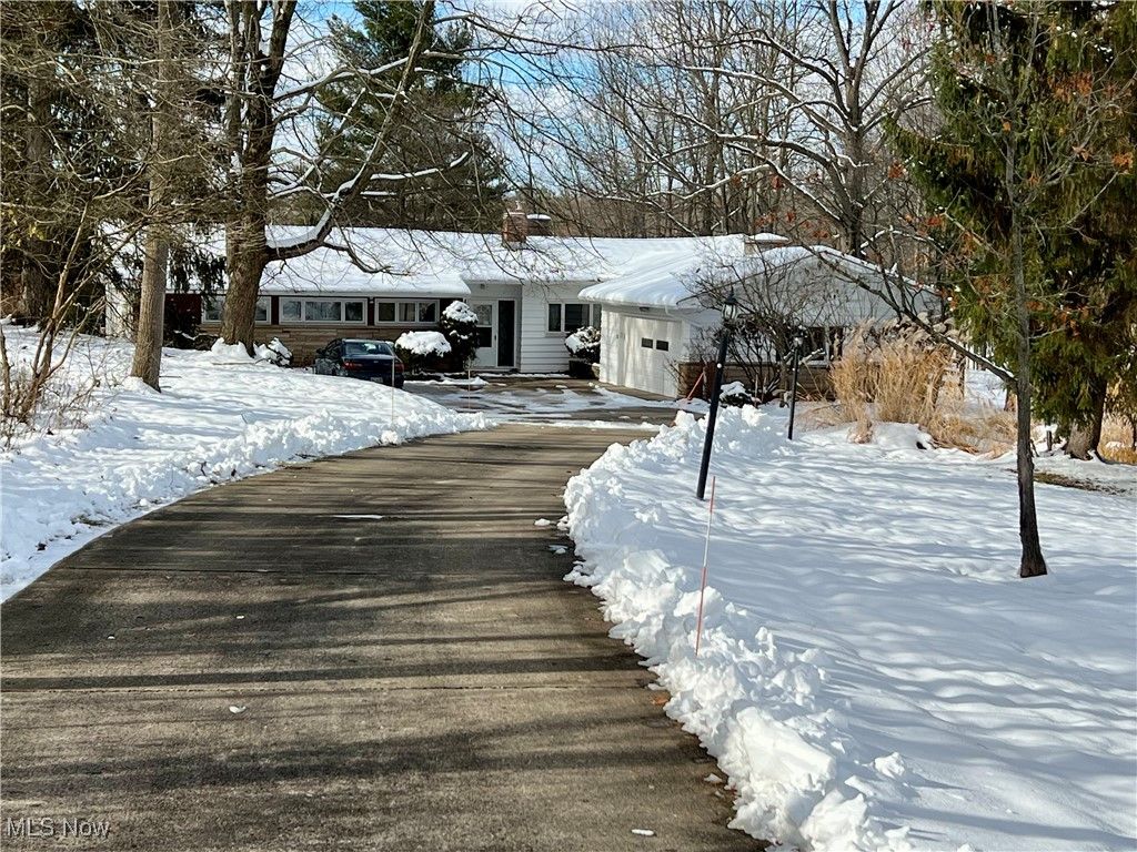 Photo of 7156 Walton Road, Walton Hills, OH 44146 (MLS # 5175494)