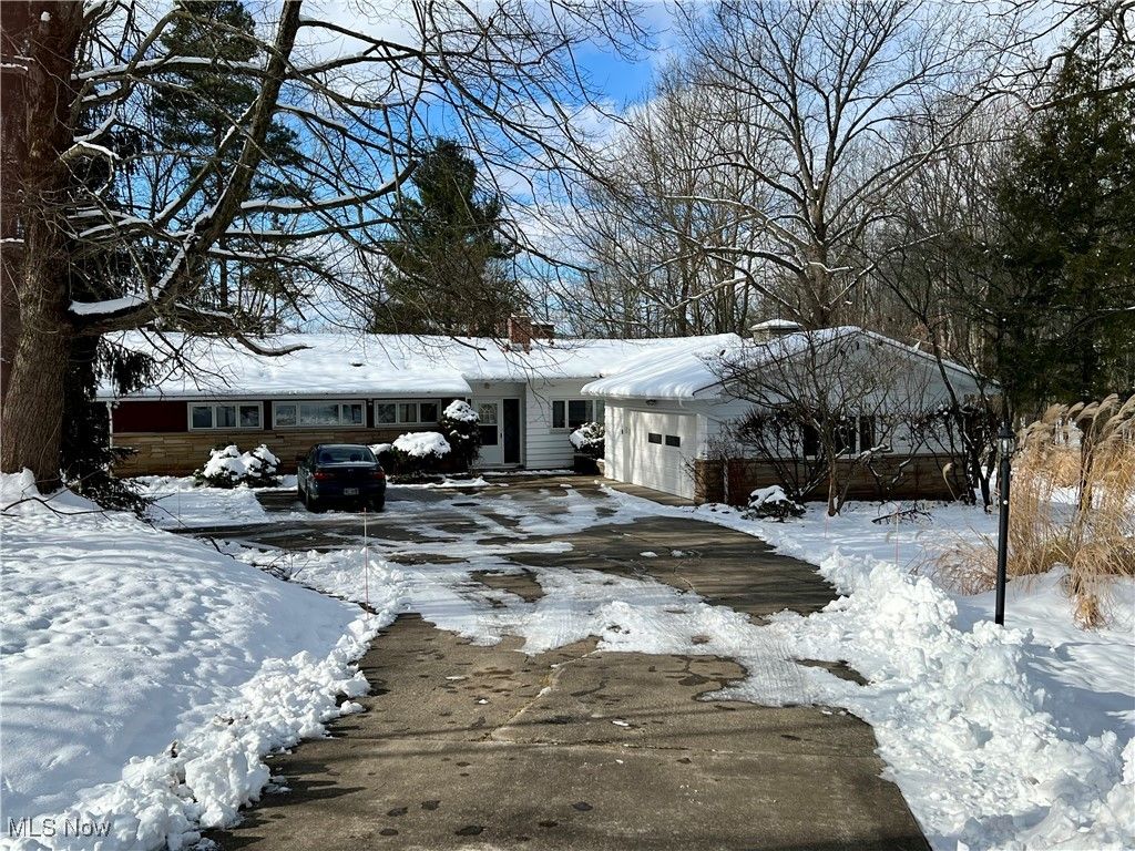 Photo of 7156 Walton Road, Walton Hills, OH 44146 (MLS # 5175494)