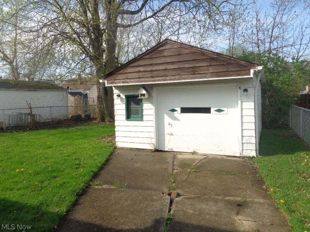 Photo of 448 E 328th Street, Willowick, OH 44095 (MLS # 5201857)