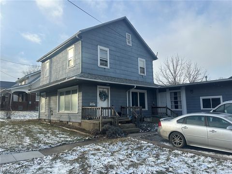 Photo of 403 Nassau Street W, East Canton, OH 44730 (MLS # 5190326)