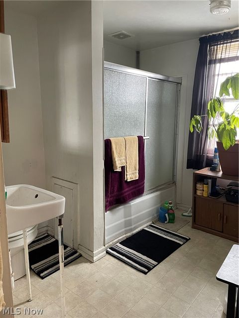 Tiny photo for 403 Nassau Street W, East Canton, OH 44730 (MLS # 5190326)