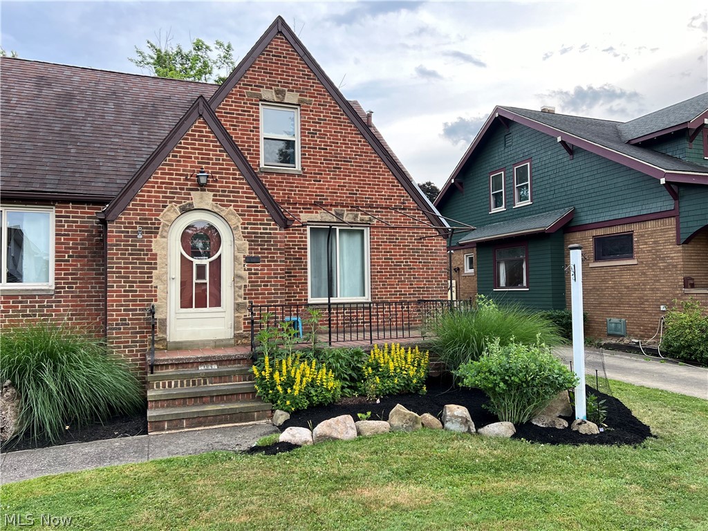 August Shermers Aufait - Residential