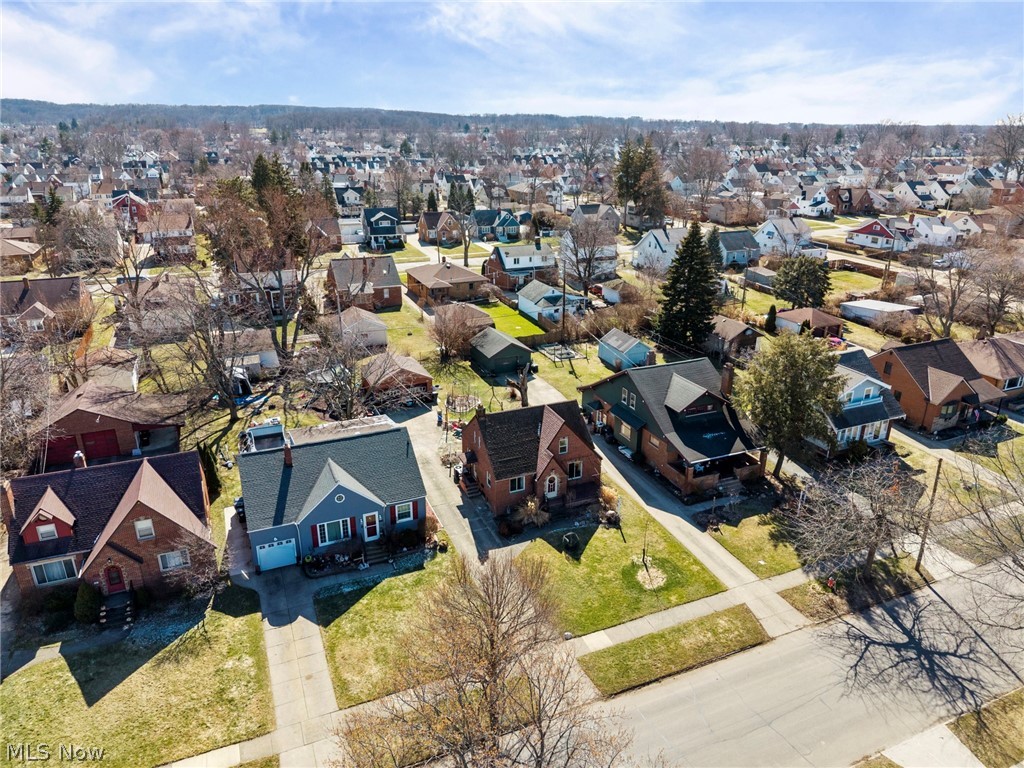 August Shermers Aufait - Residential