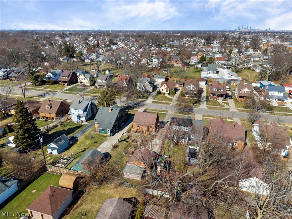 August Shermers Aufait - Residential