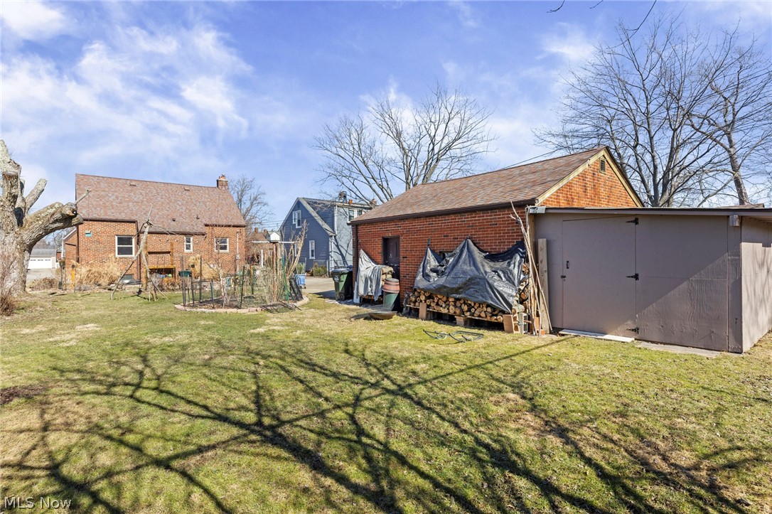 August Shermers Aufait - Residential