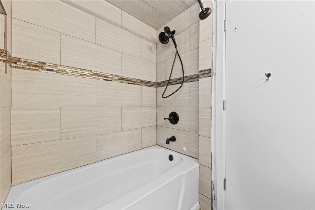 August Shermers Aufait - Residential