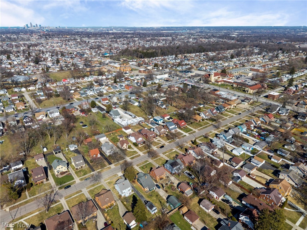 August Shermers Aufait - Residential