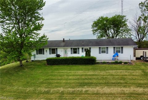 Homes For Sale - 905 W Union Road<br/> Muskingum County, Norwich, OH 43767
