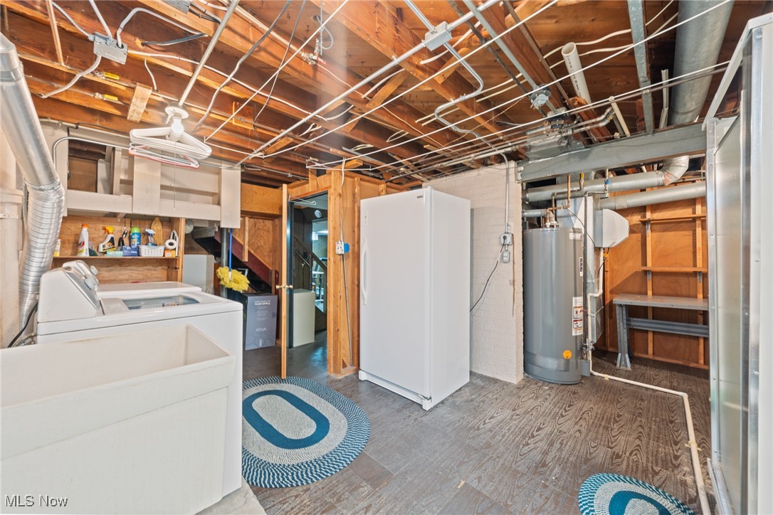 8010 Whittington Drive, Parma, Ohio image 30