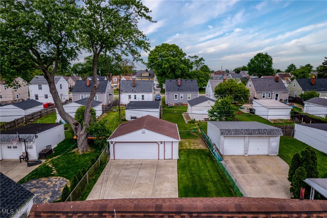 8010 Whittington Drive, Parma, Ohio image 32