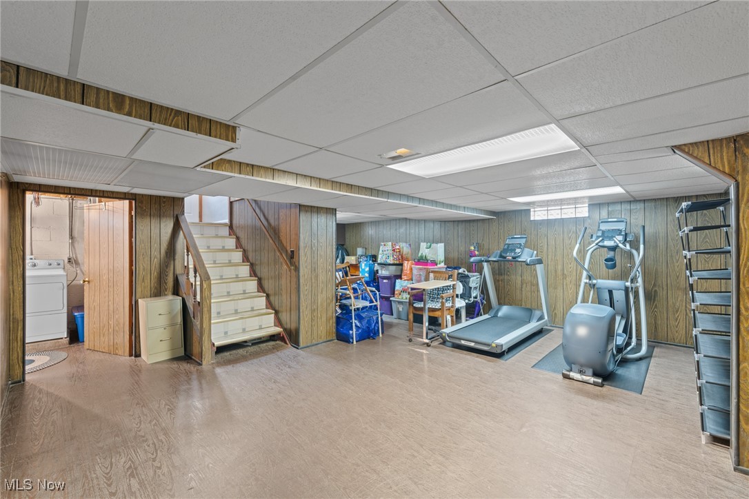 8010 Whittington Drive, Parma, Ohio image 29