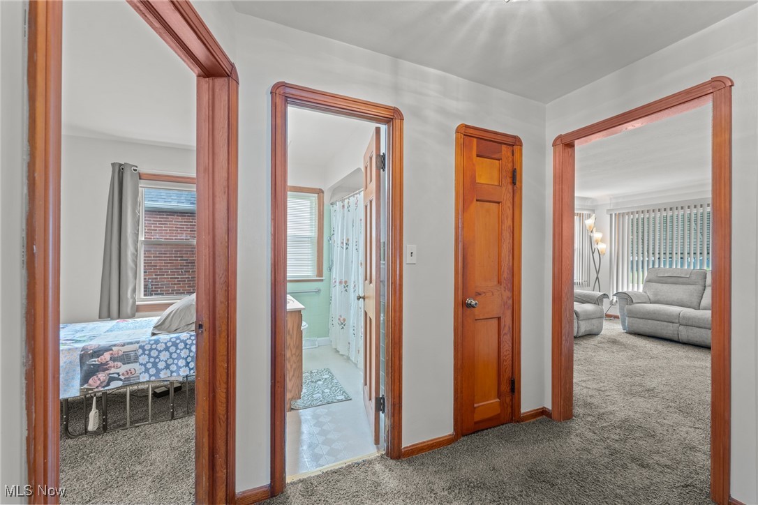 8010 Whittington Drive, Parma, Ohio image 21