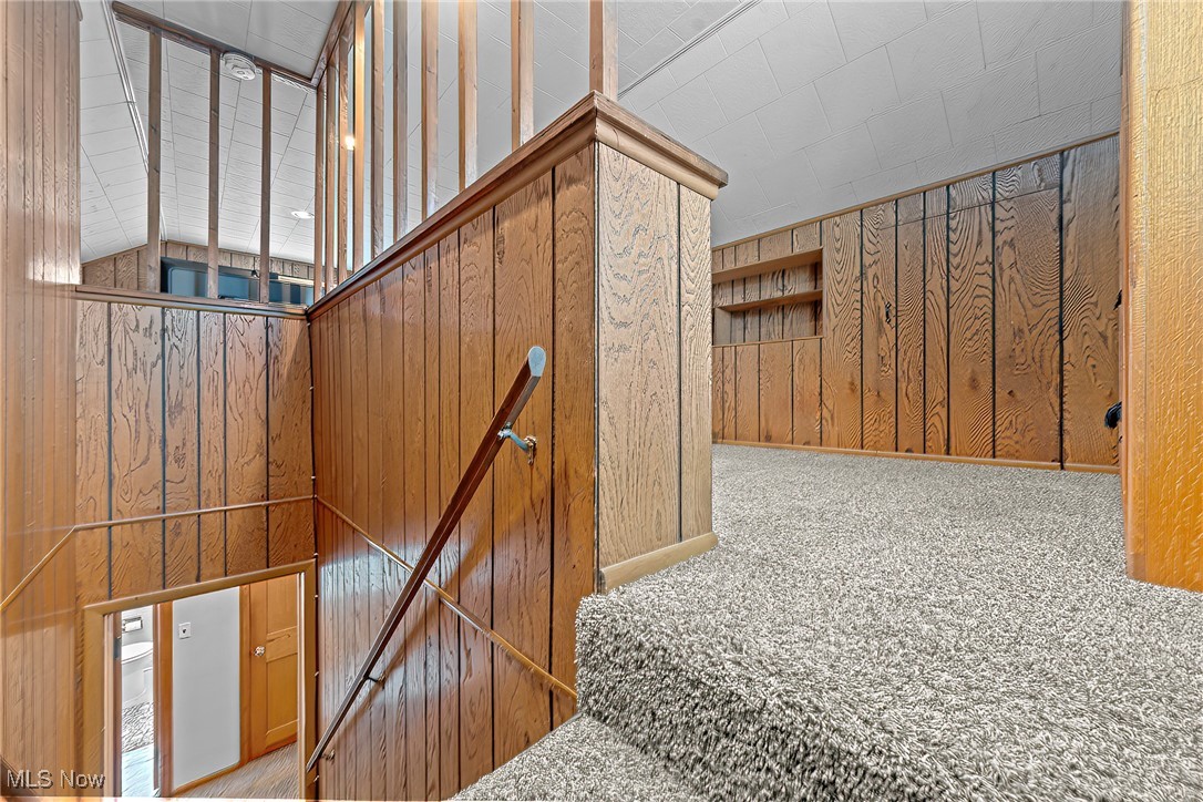 8010 Whittington Drive, Parma, Ohio image 23