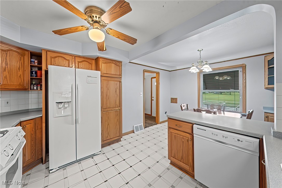 8010 Whittington Drive, Parma, Ohio image 9