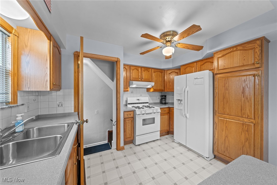 8010 Whittington Drive, Parma, Ohio image 4