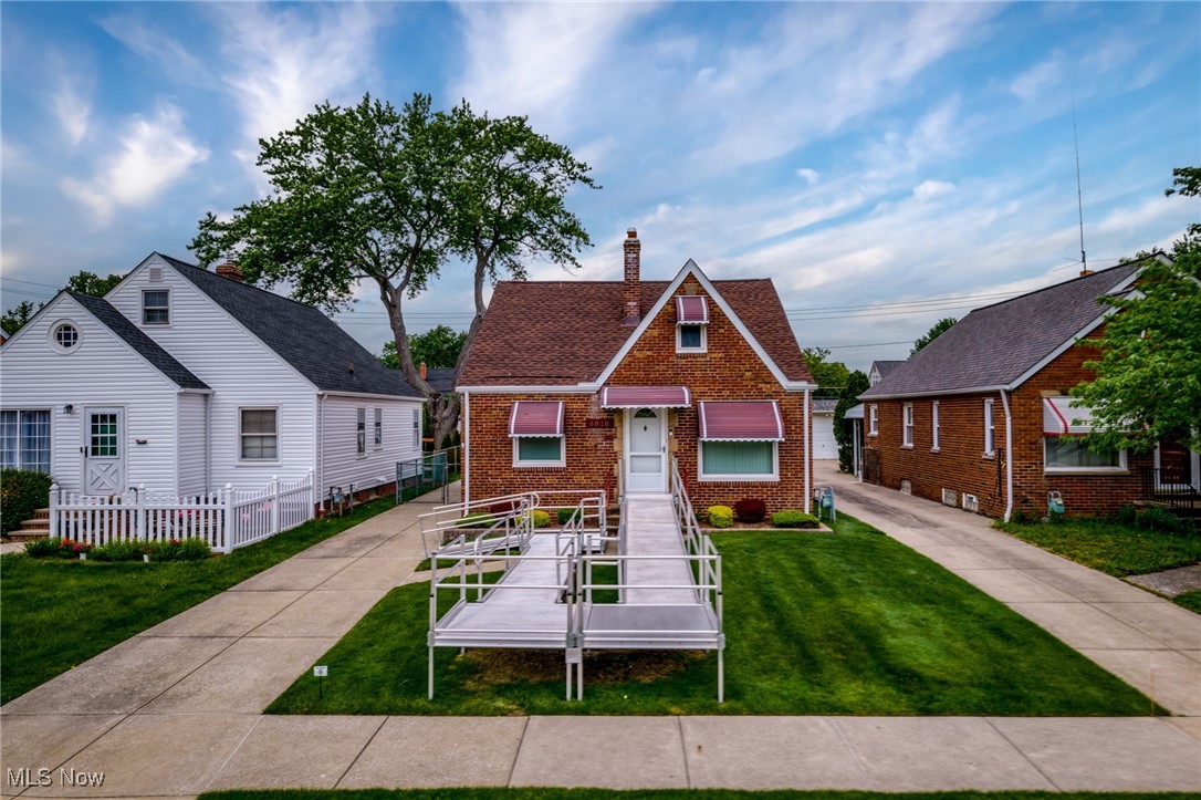 8010 Whittington Drive, Parma, Ohio image 1