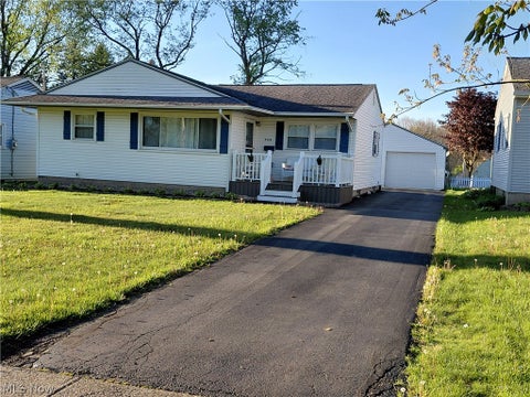Homes For Sale - 506 Moore Street<br/> Trumbull County, Hubbard, OH 44425