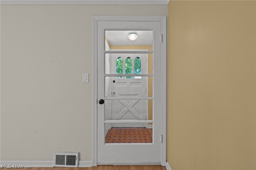 2127 Lyndway Road