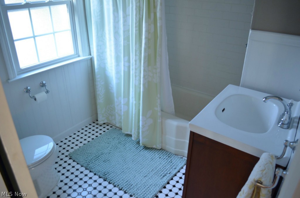 Mayfields/Belvoir Blvd Su - Residential