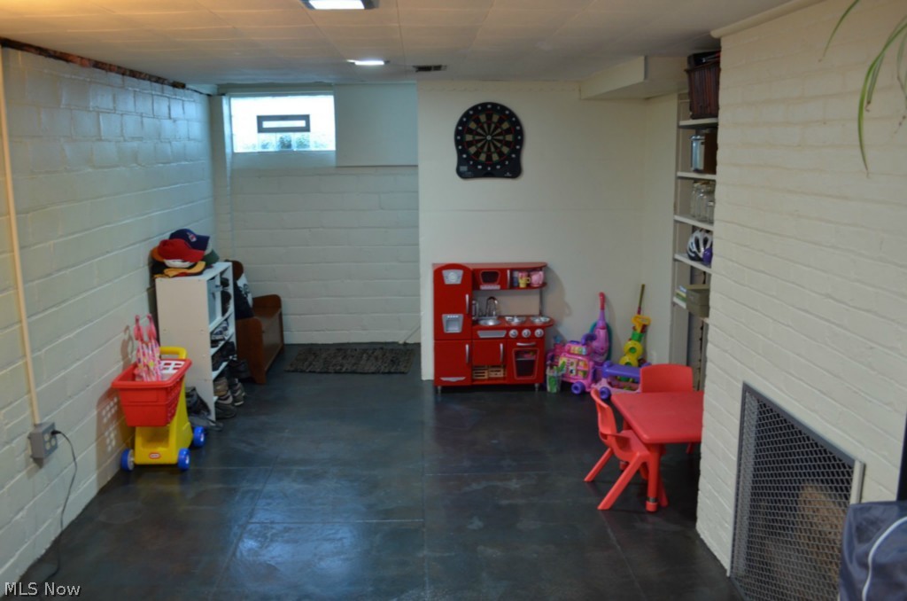 Mayfields/Belvoir Blvd Su - Residential