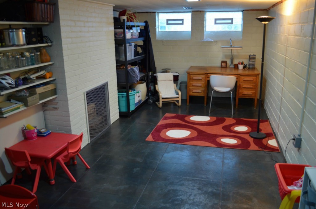 Mayfields/Belvoir Blvd Su - Residential