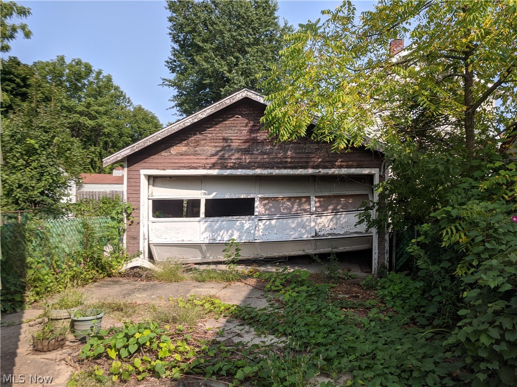 Hill Sewer Pipe - Residential