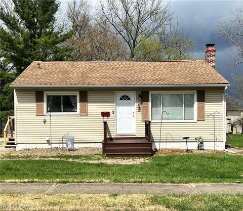 Homes For Sale - 227 Howard Street<br/> Medina, OH 44256