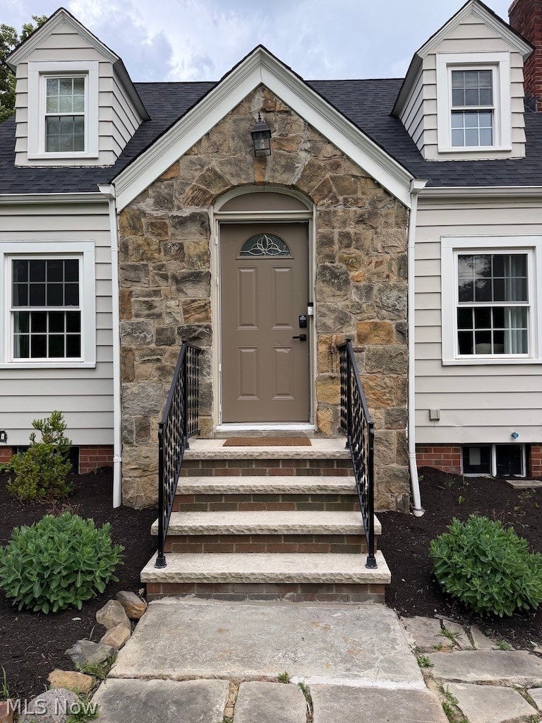 Photo of 2350 Hillside Road, Seven Hills, OH 44131 (MLS # 5220048)