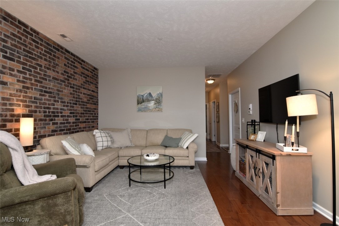 Willoughby Pointe Condo - Residential