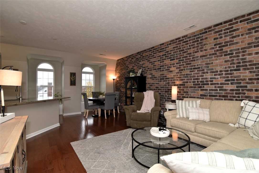 Willoughby Pointe Condo - Residential