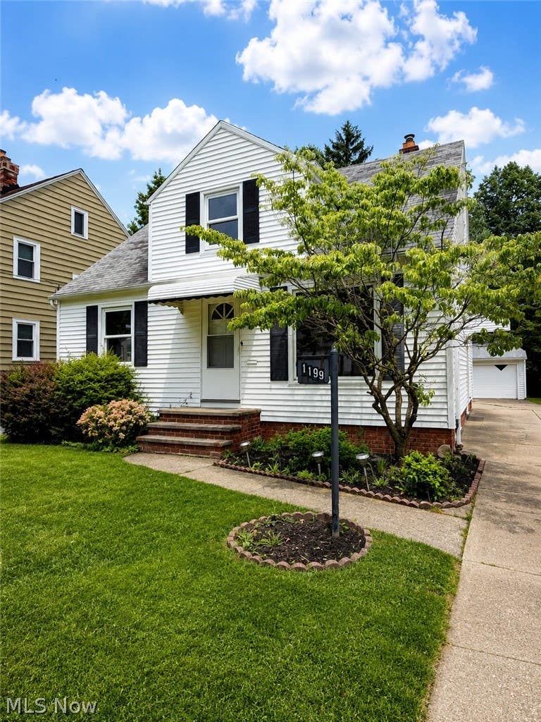 Photo of 1199 Mayfield Ridge Road, Cleveland, OH 44124 (MLS # 5221736)