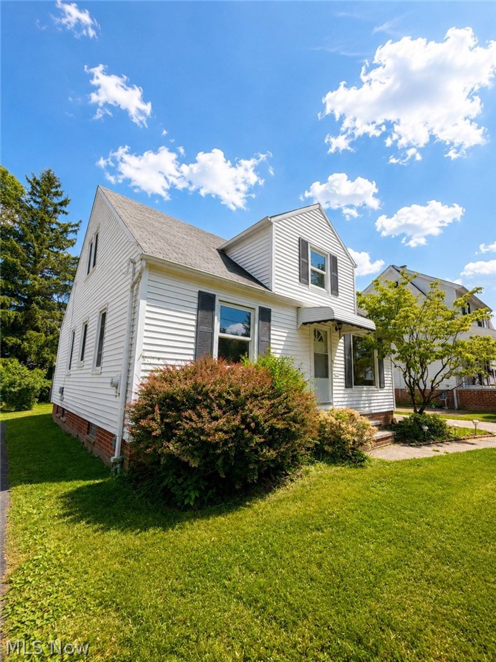 Photo of 1199 Mayfield Ridge Road, Cleveland, OH 44124 (MLS # 5221736)